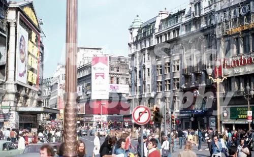 piccadilly circus london 1974 52740330712 o