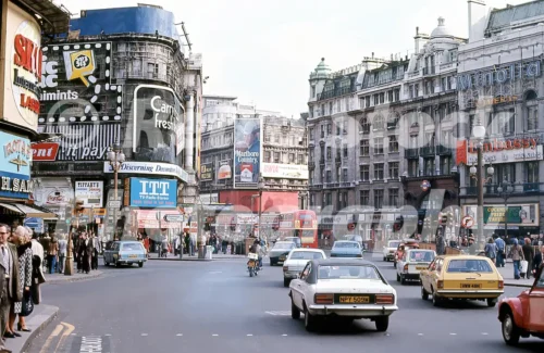 piccadilly circus london 1975 52740418632 o