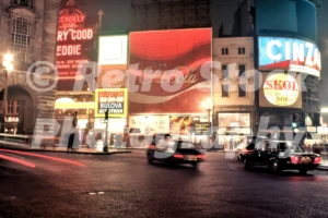 piccadilly circus london 1976 52740383067 o