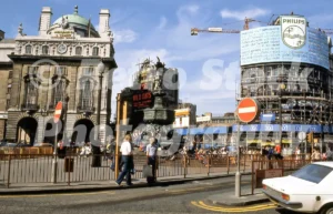 piccadilly circus london 1977 52741243470 o