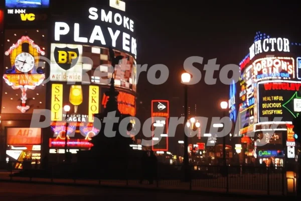 piccadilly circus london christmas 1964 49171294537 o
