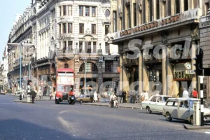 piccadilly london 1970 52740939246 o