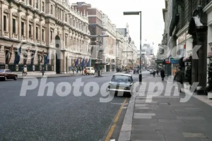 piccadilly london 1972 52741337638 o