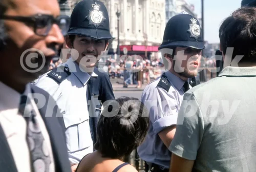 police in piccadilly circus london 1970s 52019053282 o
