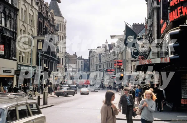 shaftsbury avenue london 1968 52784310226 o