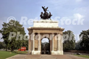 wellington arch hyde park corner london 1968 52784557934 o