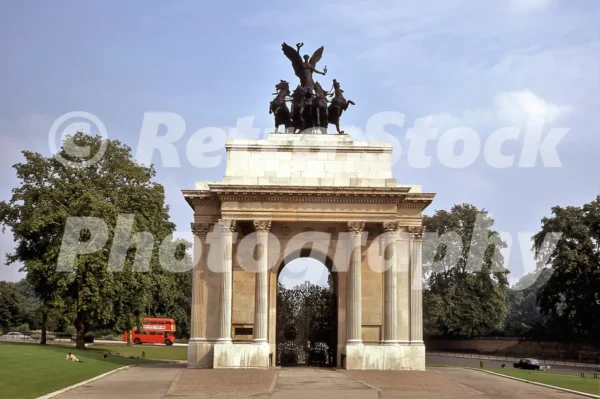 wellington arch hyde park corner london 1968 52784557934 o