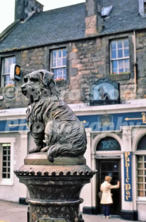 Greyfriars Bobbys Statue, Edinburgh 1975