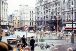 Piccadilly Circus, London 1983 - Vintage photo