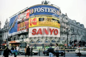 piccadilly circus london 1990 52740479937 o