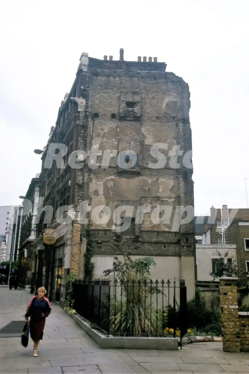 queen victoria street cleary garden london 1984 52142771095 o