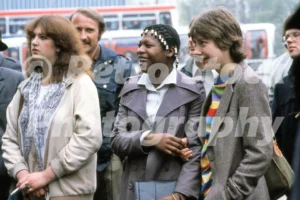 spectators at speakers corner hyde park london 1979 52139495737 o