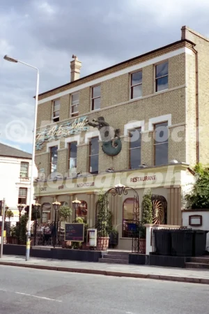 The Artesian Well, Wandsworth Road c2001
