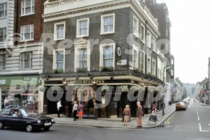 The Bunch of Grapes, Brompton Road 1980s
