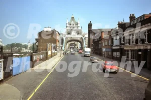tower bridge london 1980s 52740550337 o
