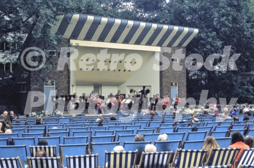 victoria embankment gardens london 1973 52741273845 o