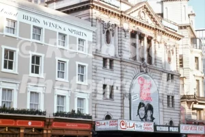 victoria palace theatre victoria street london 1976 52336766323 o