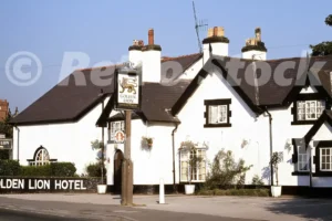Golden Lion Hotel, Rossett 1977 - Vintage photo