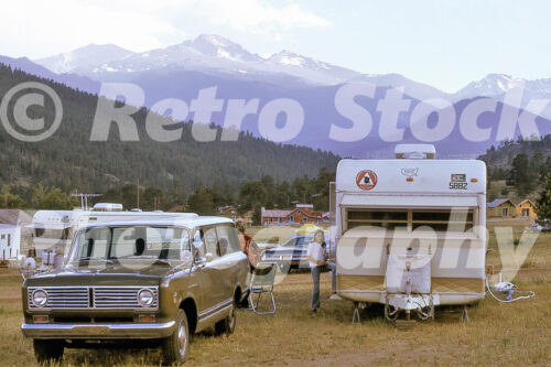 Camping with an International Harvester Travelall 1973