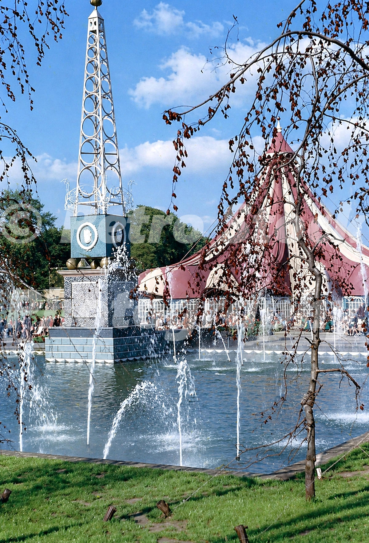 Vintage 1950s colour photo of the Dance Pavilion and Fountain Lake at the Festival Pleasure Gardens in Battersea Park, London.