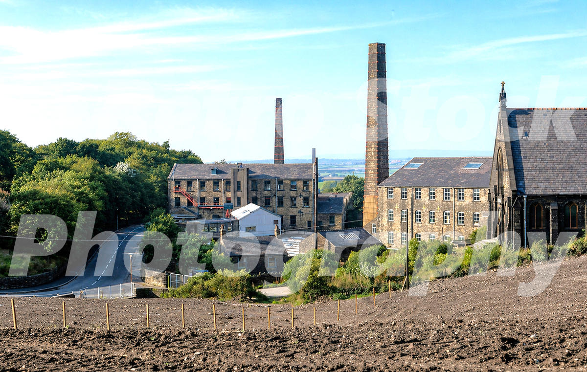 johnson-new-road-hoddlesden-1970s_55243552150_o Hoddlesden Mill Darwen 1970s vintage photo featuring industrial chimneys and Lancashire landscape.